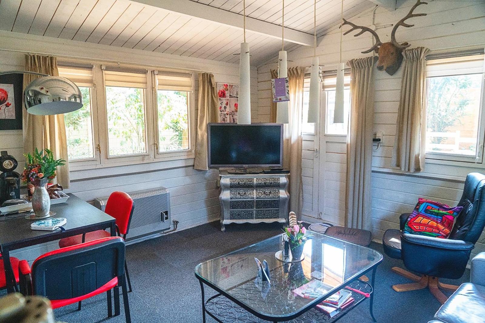 Chalet Op Een Rustig Park In De Natuur Putten Zewnętrze zdjęcie